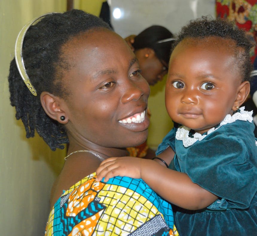 Moeder Ange 28 jaar met haar Baby uit de Democratische Republiek Congo