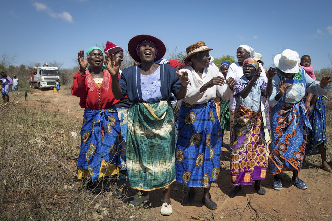 Dansende en zingende vrouwen in Zimbabwe