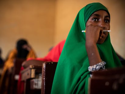 Somalisch meisje in de klas